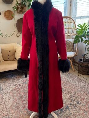 Vintage NWT Luxe Women’s Classy Red Long Coat Black Fur Trim Lined XL wool feel